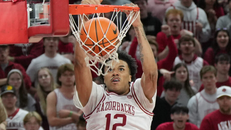 Balanced Razorbacks ball movement fuels 93-68 win vs. Vanderbilt