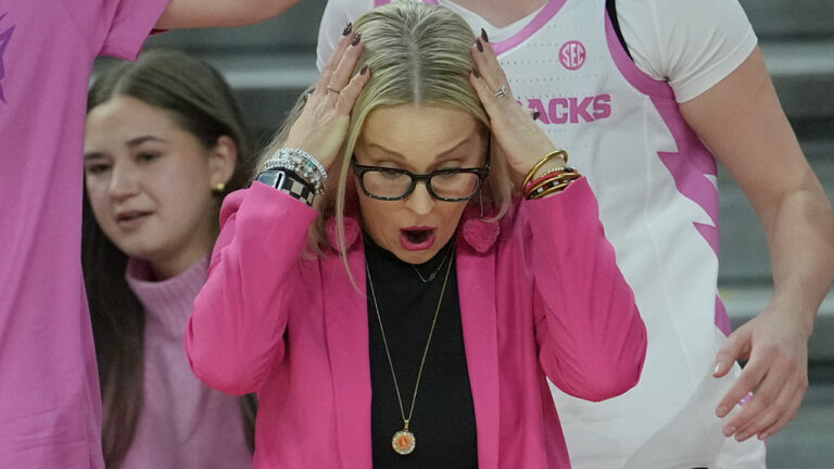 Cold finish costs Razorbacks in tight loss to Missouri