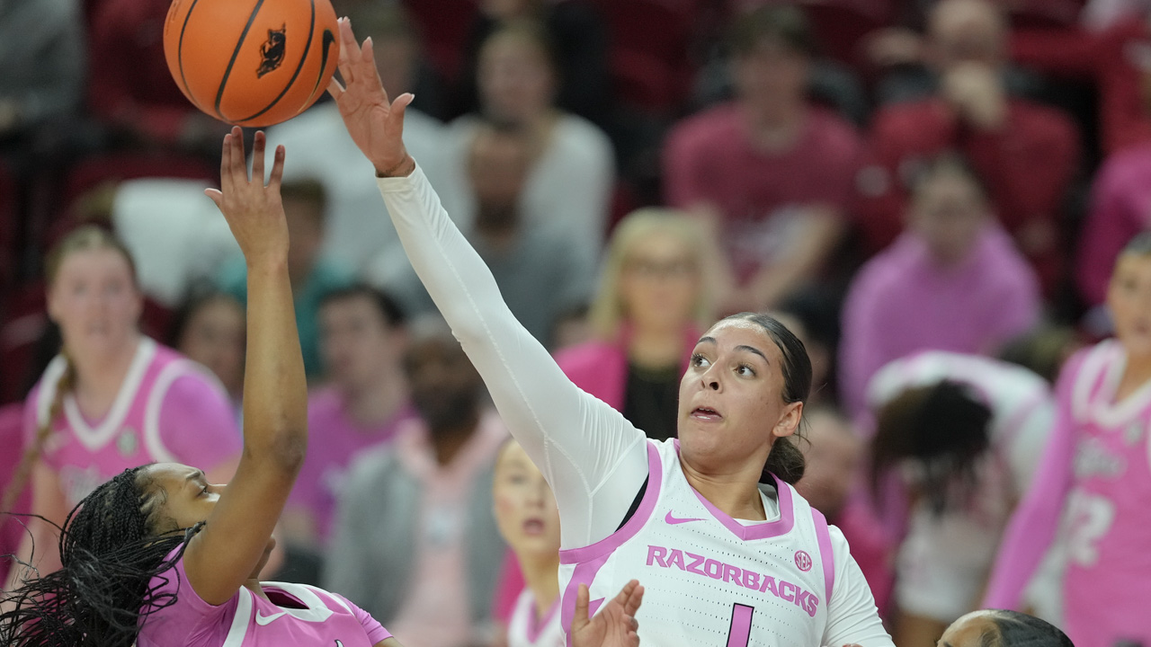 Arkansas Razorbacks forward Maria Anais Rodriguez during game against the Missouri Tigers