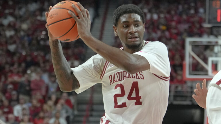 Acuff, Richmond lead Hogs past Auburn in SEC win