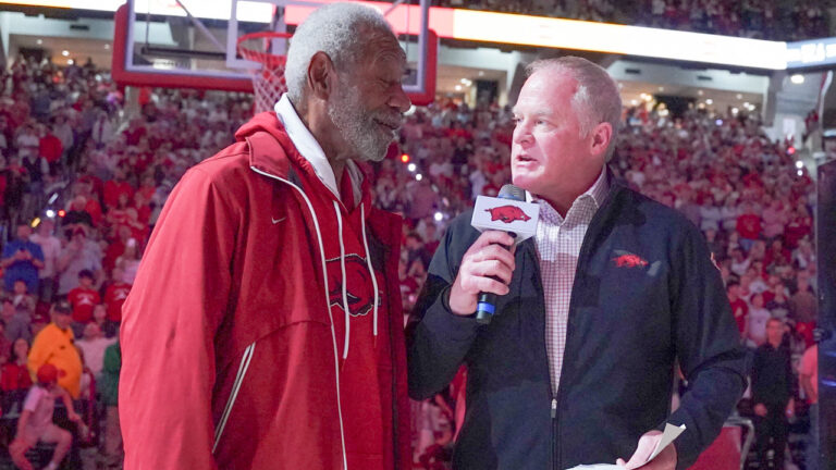 Hogville’s Dudley Dawson on UA finally putting up Nolan Richardson statue