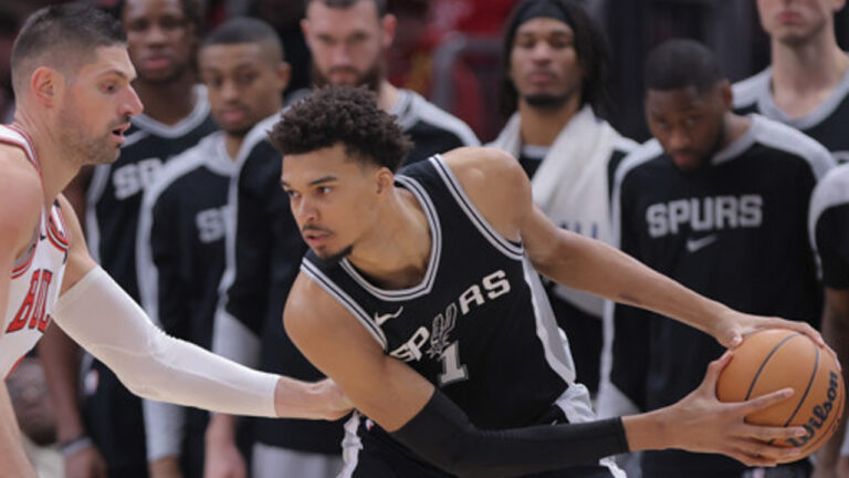 Nikola Vucevic (9) of the Chicago Bulls guards Victor Wembanyama (1) of the San Antonio Spurs