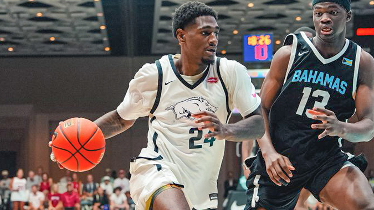 Arkansas Razorbacks freshman JJ Andrews against Bahamas