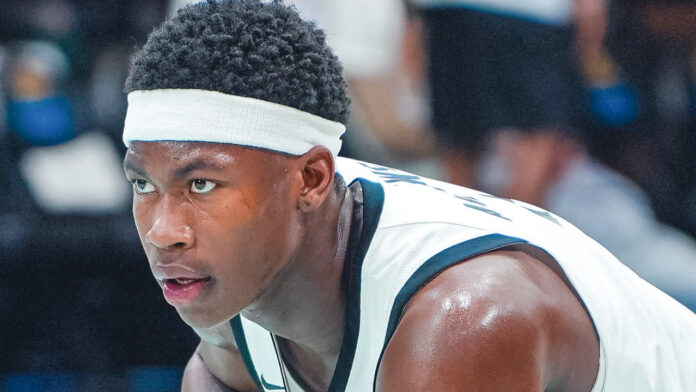 Arkansas Razorbacks freshman JJ Andrews against Bahamas