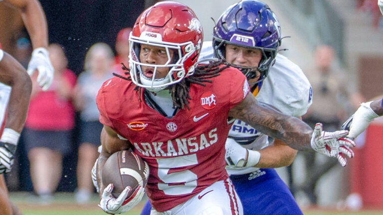 Arkansas Razorbacks running back Sutton Smith during game against North Alabama at Razorback Stadium