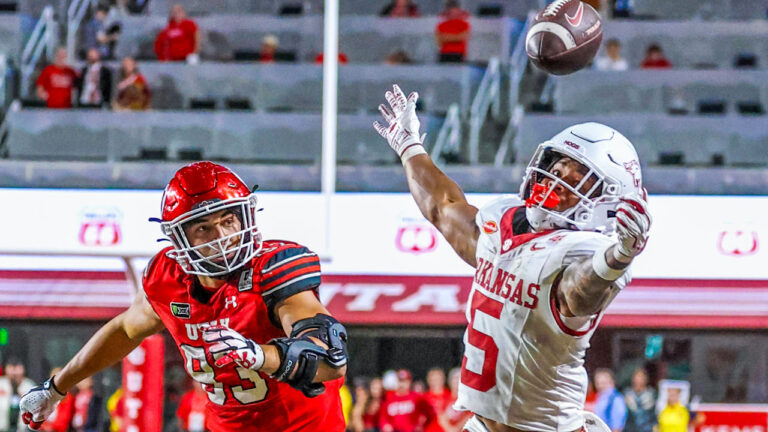 Arkansas Razorbacks running back Sutton Smith in game against the Utah Utes