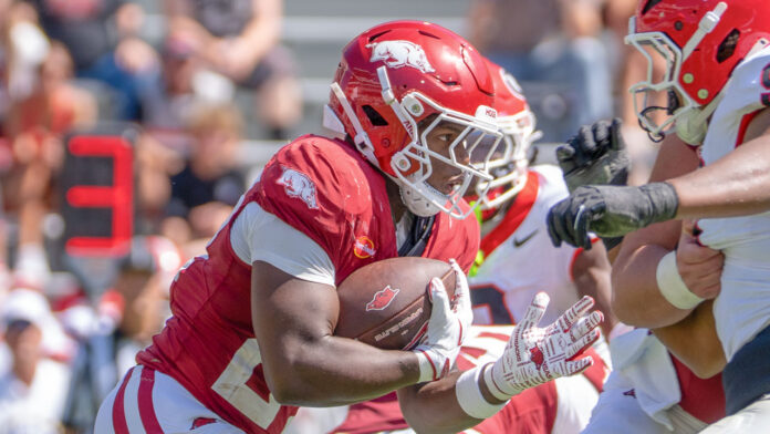 Arkansas Razorbacks running back Cam Settles in game against the Georgia Bulldogs at Razorback Stadium