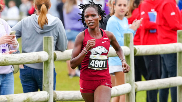 Arkansas Razorbacks Isca Chelangat running at Gans Creek Classic